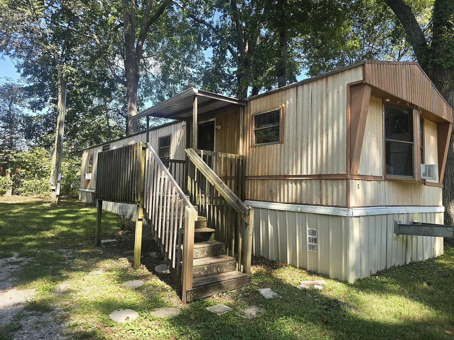 1380 Mapleash Avenue - 5 — Photo 1