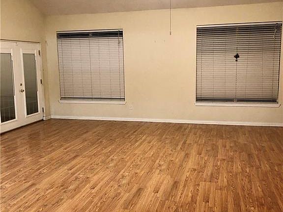 5th image of 2225 Dartmouth Ave