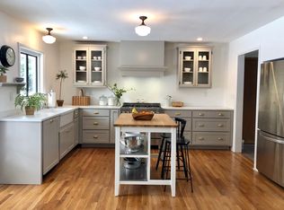 2303 S Meadowview Ave, Springfield, MO 65804