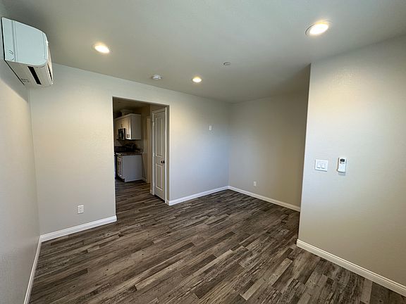3rd image of 1132 S Mahan St #D