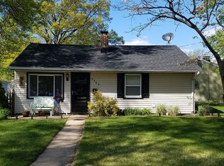 2260 Knapp Dr, Rahway, NJ 07065