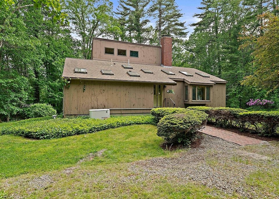 1st image of 575 First Parish Rd