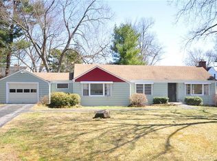 4 Cyrus Ln, Bloomfield, CT 06002