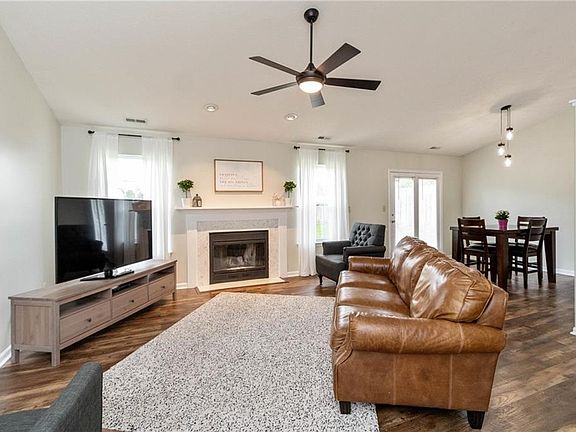 2nd image of 12520 Winding Creek Ln