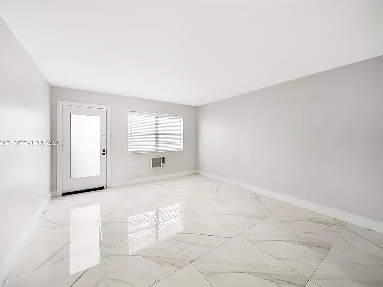 410 Euclid Ave #11 — Photo 10