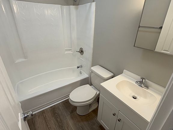 4th image of 44 Bellview Ave #3A