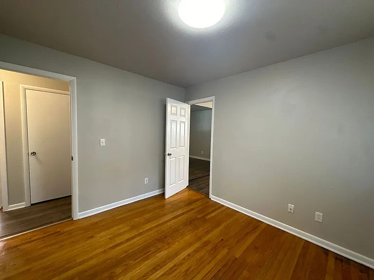 407 W Fairchild Dr — Photo 22