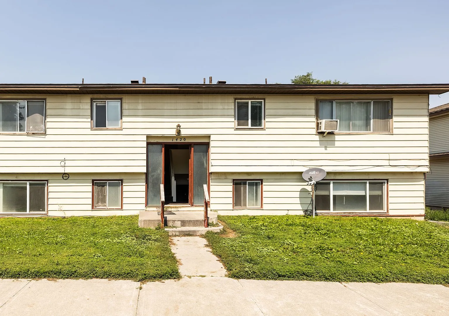 D1420AV — Photo 1