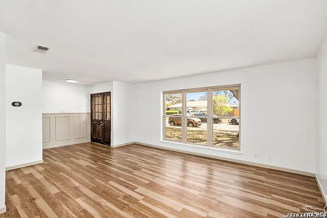 3 bed, 2.0 bath, 1430 sqft, $1,700 — Photo 3