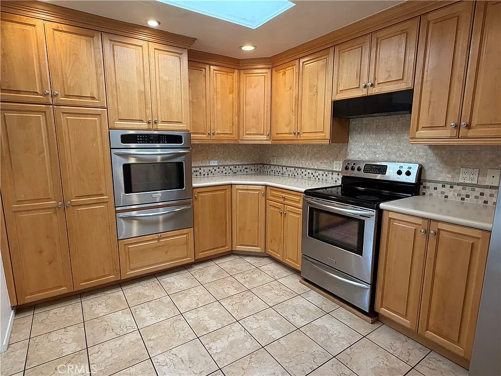 2 bed, 1398 sqft, $3,400 — Photo 3