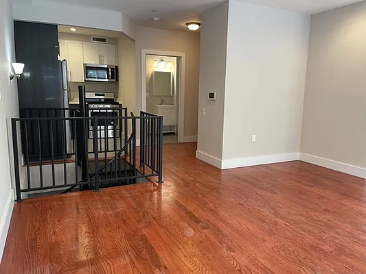 Sold by Alexiou Realty | media 6