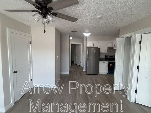 4th image of 1015 W 14th St #8