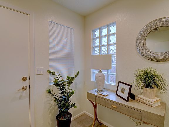 3rd image of 4228 Vida Verde Ln NE