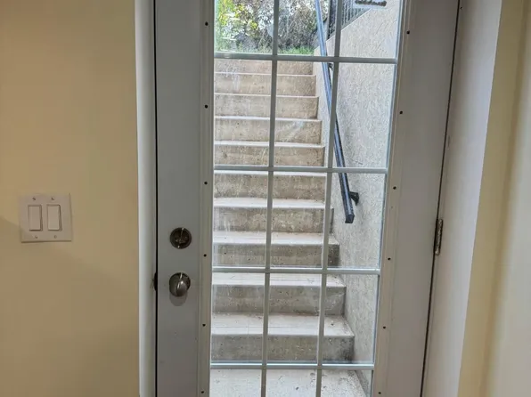 5434 Sweetgrass Gate #Basement, Mississauga, ON L5V 2N1
