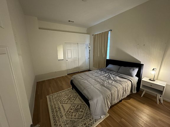 4th image of 400 Antique Bay St
