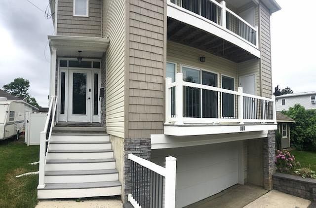 1st image of 300 Hillcrest Ave