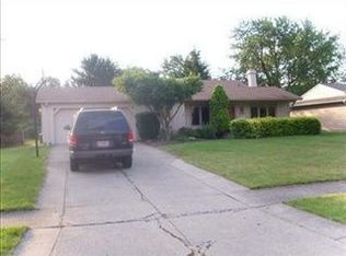 15575 Pinewood Dr, Strongsville, OH