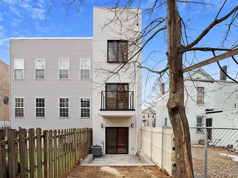 300 Halladay St #1 — Photo 10