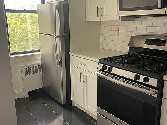 2nd image of 7281 113th St APT 7C