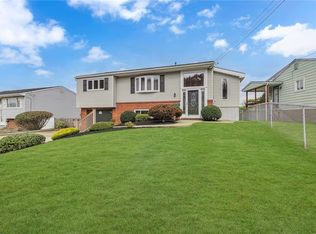 1040 Catherine Dr, Conway, PA 15027