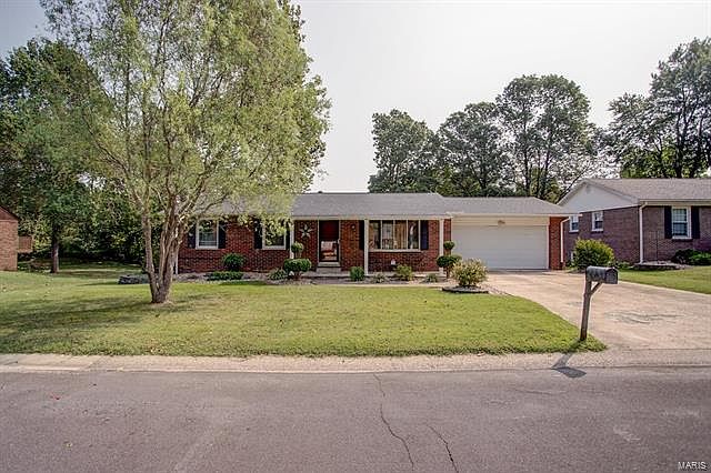 1st image of 42 Eastmoor Dr