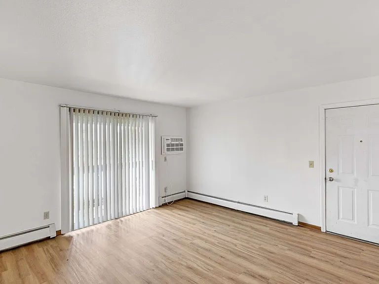 York Hills Apartments ( York Hills Apts LLC) — Photo 31