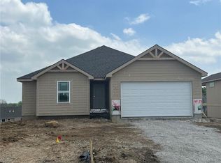 11805 N Lane Ave, Kansas City, MO 64157