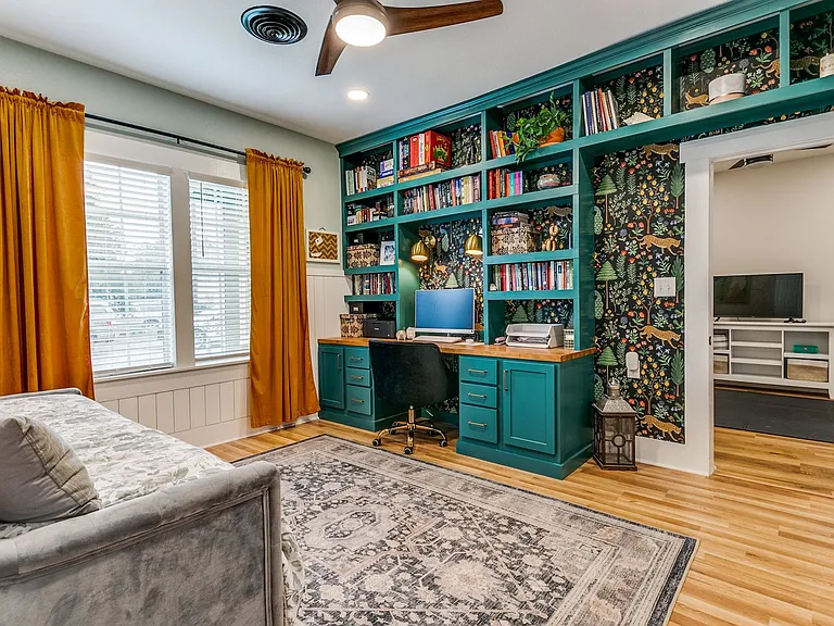 1004 Edison Dr — Photo 8