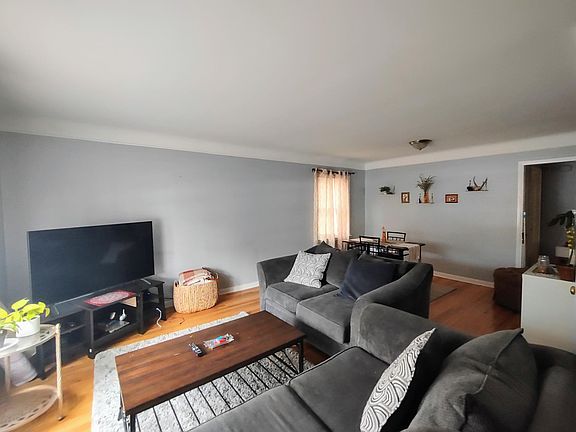 2nd image of 1334 Somerset Ave