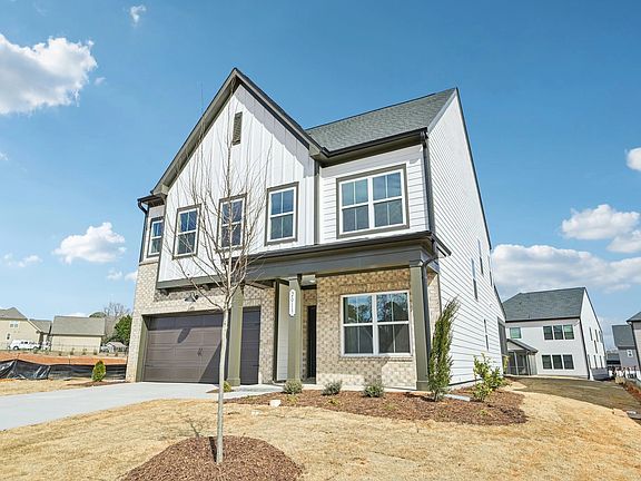 Exterior - Striking contrast and curb appeal with style