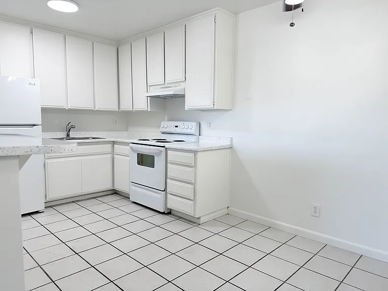 Woodland Terrace Apartments — Photo 11