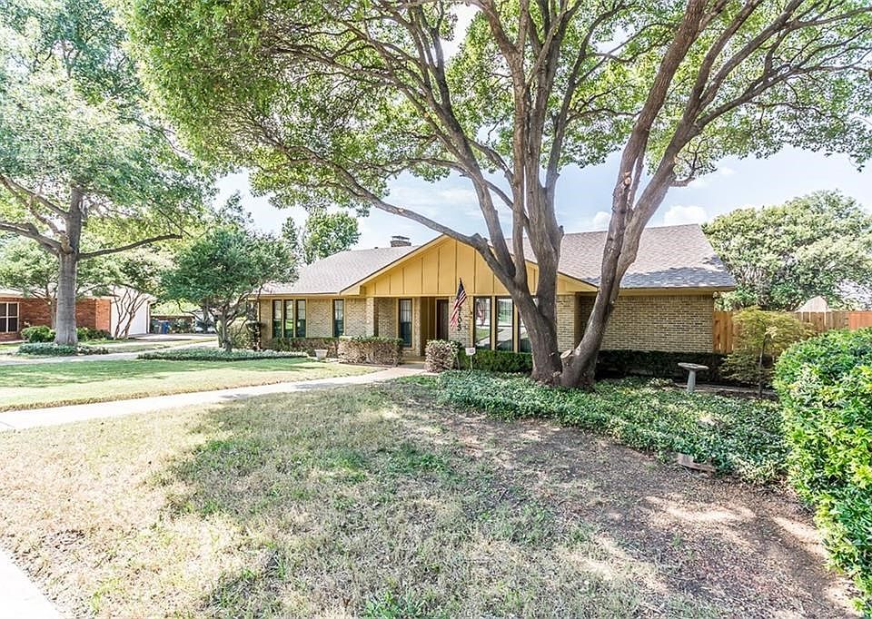 1st image of 2703 Lakewood Ln