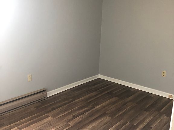 5th image of 667 Joyce Ave