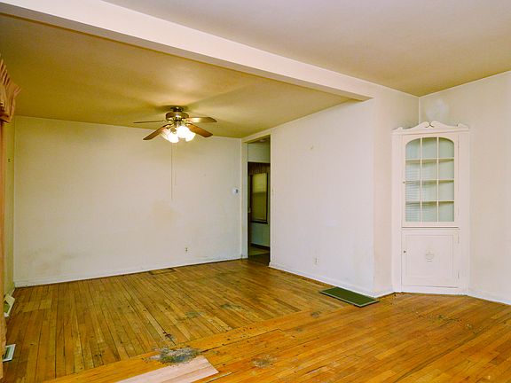 5th image of 5852 W Leland Ave