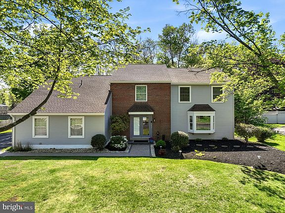 2nd image of 1273 Quarry Commons Dr