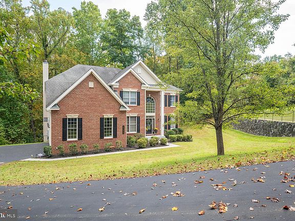 3rd image of 38459 Wooded Hollow Dr
