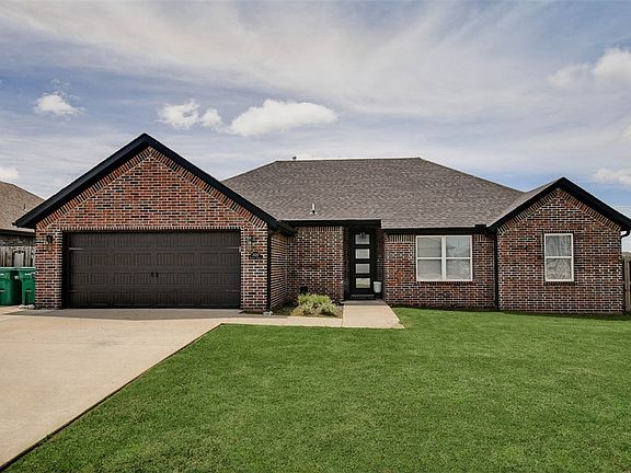 2nd image of 1820 Sunrise Cir