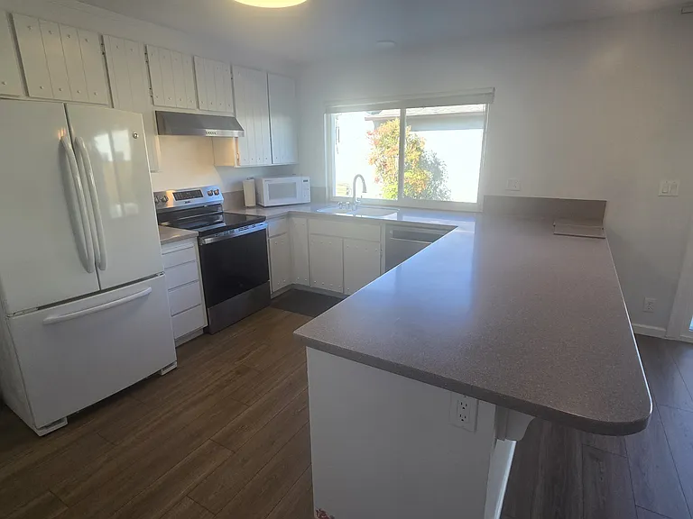 735 Amanda Dr — Photo 9