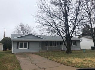 1205 W Edgewood Dr, Wellington, KS 67152