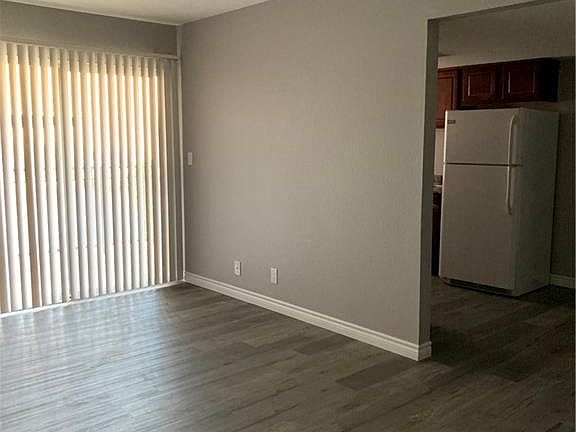 5th image of 5286 River Glen Dr Unit 425