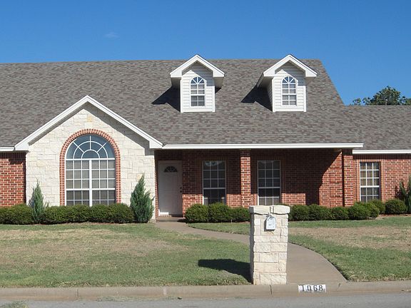 2nd image of 1068 Jan Lee Dr