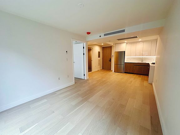 3rd image of 144-49 Northern Blvd Floor 2