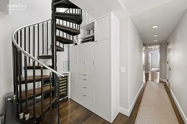 Sold by Sotheby's International Realty | media 22