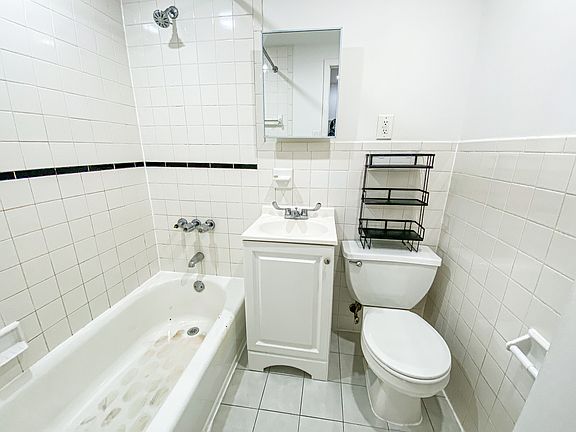 4th image of 2335 1st Ave APT 5D