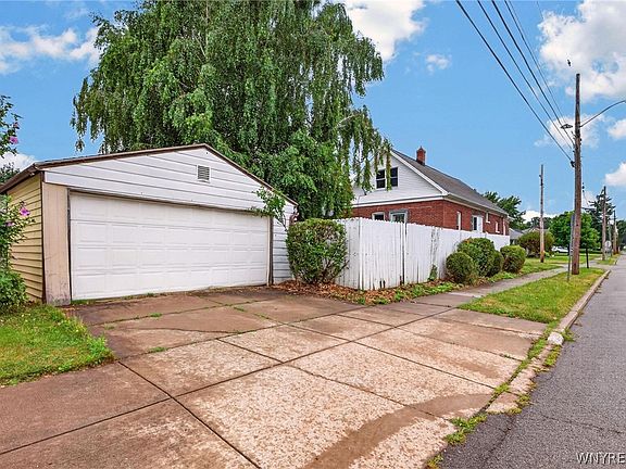 3rd image of 483 Reiman St