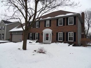 638 Oakhurst Dr, Naperville, IL 60540