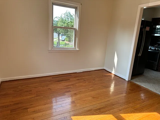 3 bed, 1066 sqft, $4,200 — Photo 3