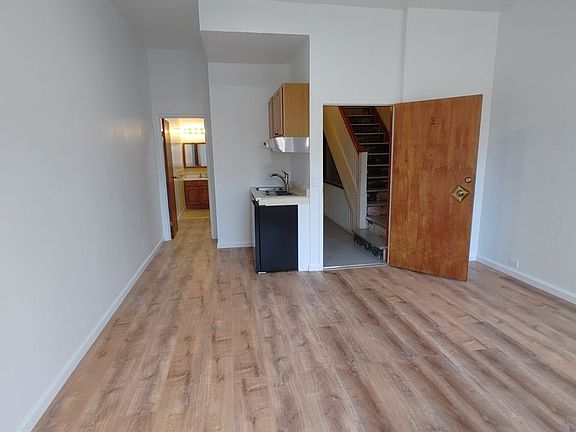2nd image of 771-773 Sacramento St #2
