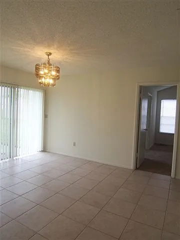 10819 Venice Cir — Photo 4