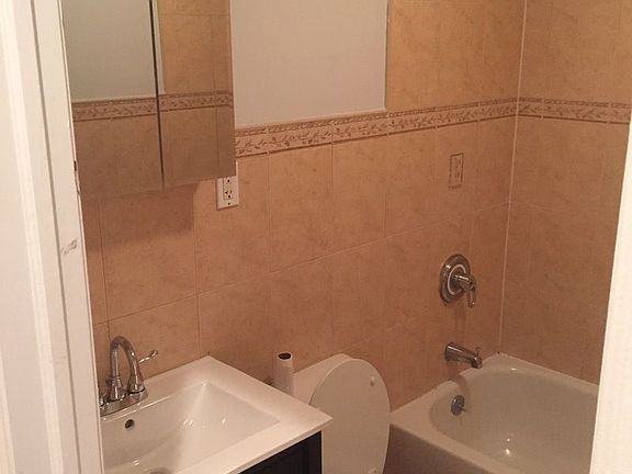 5th image of 1691 Sterling Pl APT 2R